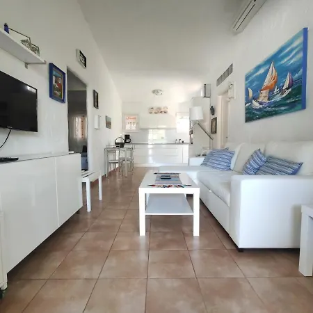 2 Bedroom Next Yumbo Center. Free Parking Сasa de vacaciones Playa del Inglés