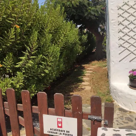 2 Bedroom Next Yumbo Center. Free Parking Nyaraló *