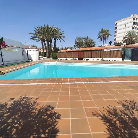 2 Bedroom Next Yumbo Center. Free Parking Holiday home *
