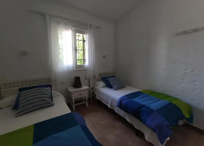 2 Bedroom Next Yumbo Center. Free Parking Будинок відпочинку