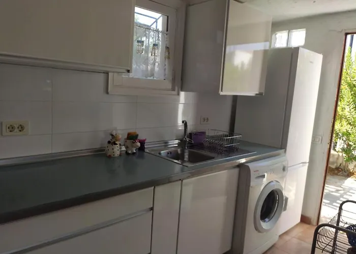 2 Bedroom Next Yumbo Center. Free Parking Будинок відпочинку *