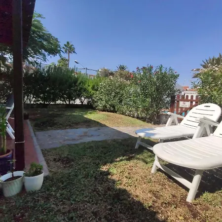 2 Bedroom Next Yumbo Center. Free Parking Holiday home *