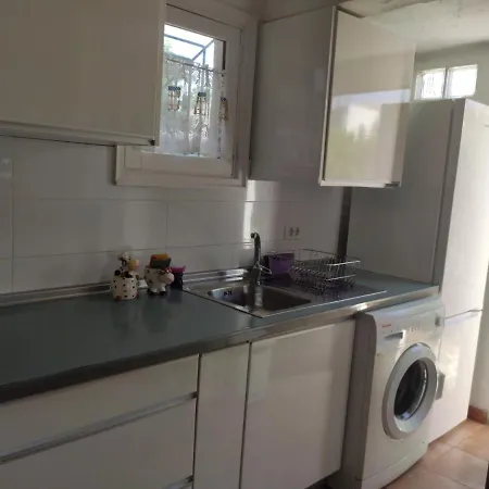 2 Bedroom Next Yumbo Center. Free Parking 別荘 *