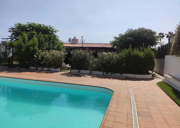 2 Bedroom Next Yumbo Center. Free Parking Holiday home