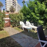 2 Bedroom Next Yumbo Center. Free Parking 別荘