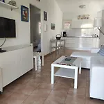 2 Bedroom Next Yumbo Center. Free Parking 別荘 *