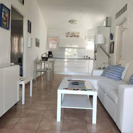 2 Bedroom Next Yumbo Center. Free Parking Дом отдыха